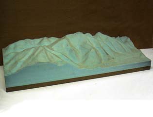 湖岸の立体モデル